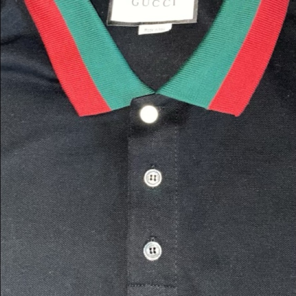 No stains or tears / mint condition.